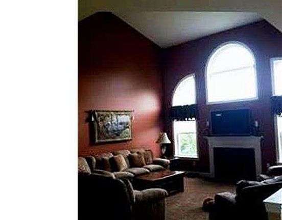 4th image of 548 Woodberry Way