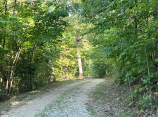 12 Pole, Wayne, WV 25570