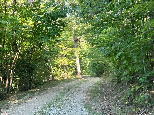 12 Pole, Wayne, WV 25570