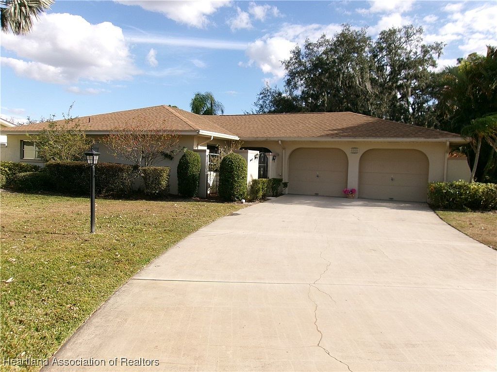 757 Golfside Ln