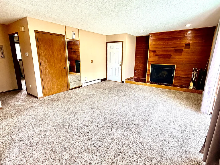 401 N Bliss St #4 — Photo 1