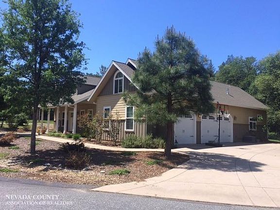 3rd image of 10204 Valley Oak Ct