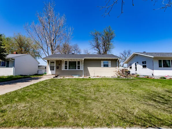 330 4th Ave E, West Fargo, ND 58078