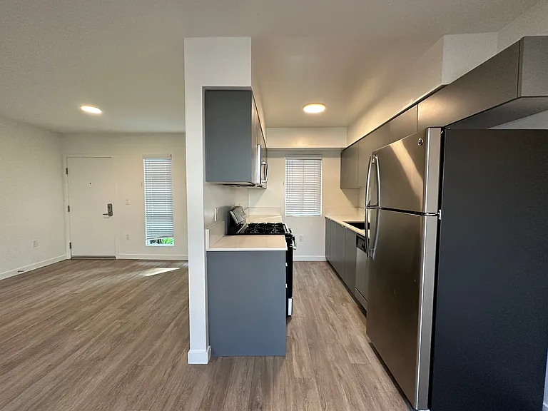 2716 S La Brea Ave #2 — Photo 9