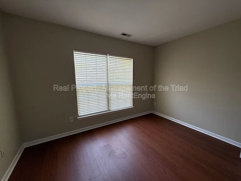 3930 Fountain Village Cir — Photo 12