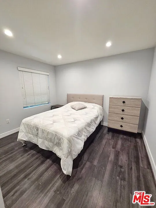 4 bed, 3.0 bath, 1400 sqft, $4,067 — Photo 2