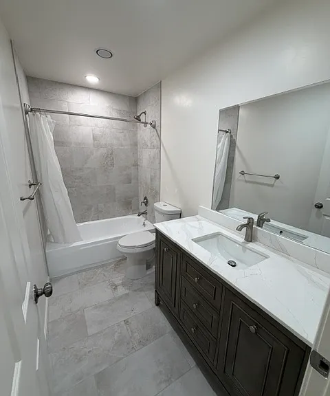 5763 Mission St #2 — Photo 9