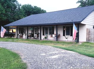 207 Woodlake Dr, McQueeney, TX 78123