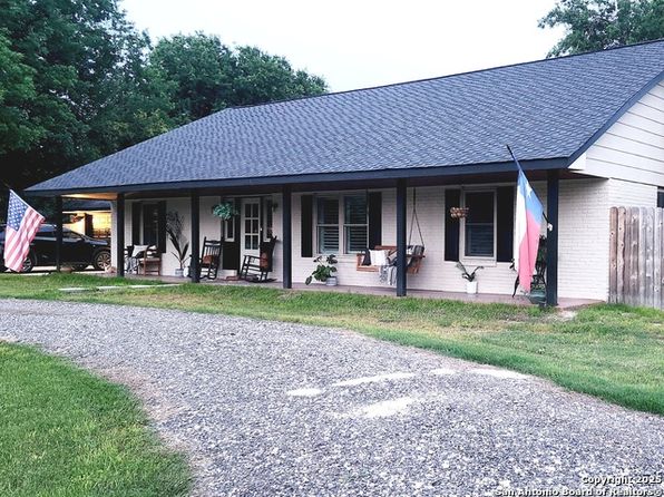 207 Woodlake Dr