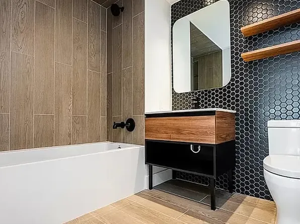 260 Gold Street image 6 of 32