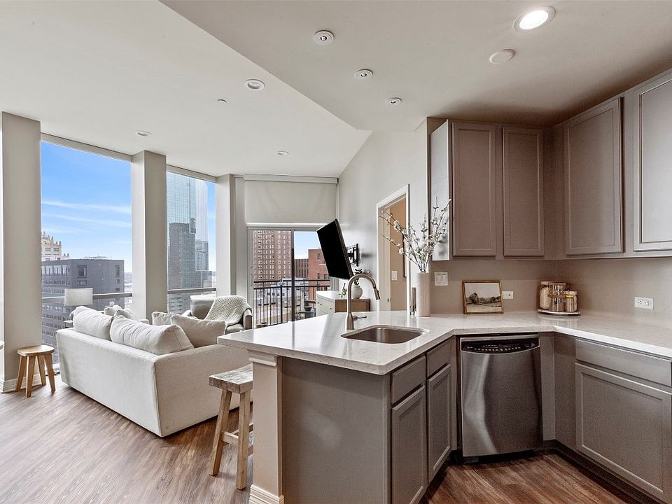 1st image of 500 Throckmorton St APT 1412