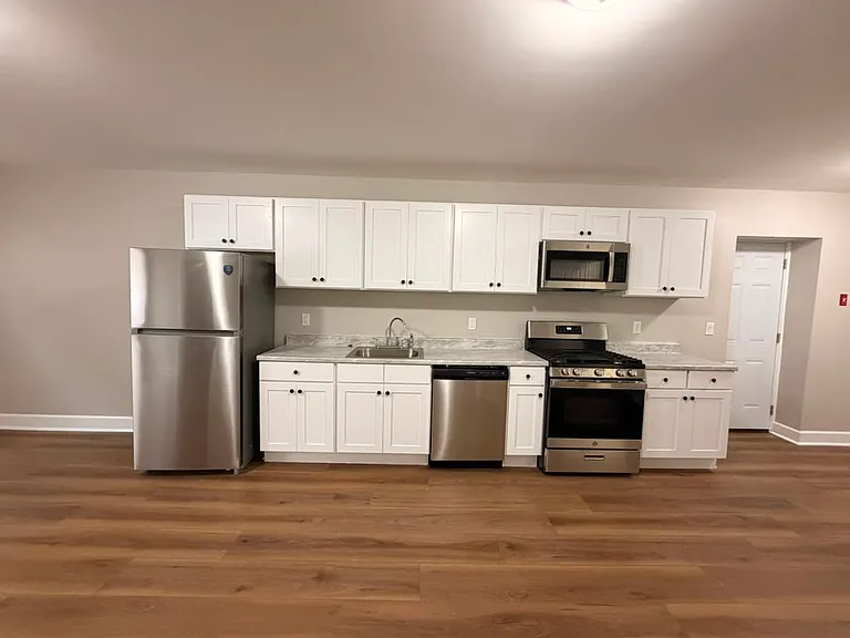 151 Howard Ave #1L — Photo 1