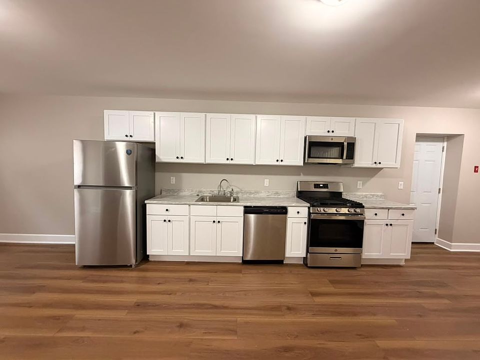 1st image of 151 Howard Ave #1L
