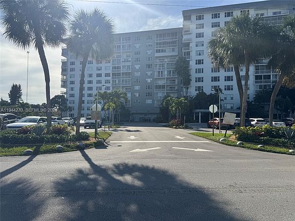 3rd image of 3800 Hillcrest Dr APT 1222