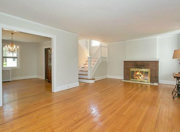 4th image of 9 Cedar Pl