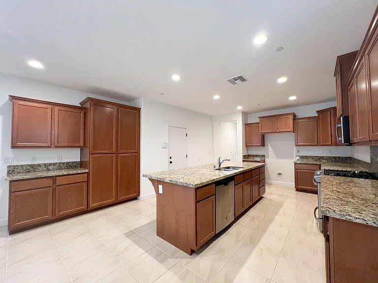 8428 Amber Valley Ln — Photo 7