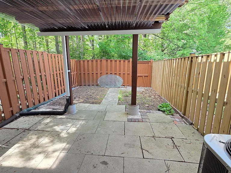 8332 Rocky Forge Ct — Photo 16