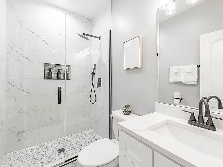 4634 S Langley Ave #2 — Photo 12