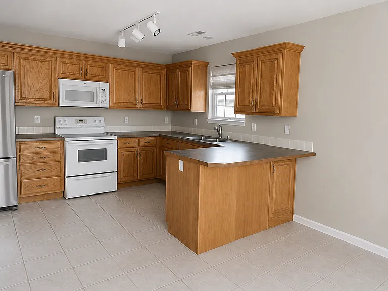 5102 Hatteras Dr — Photo 2