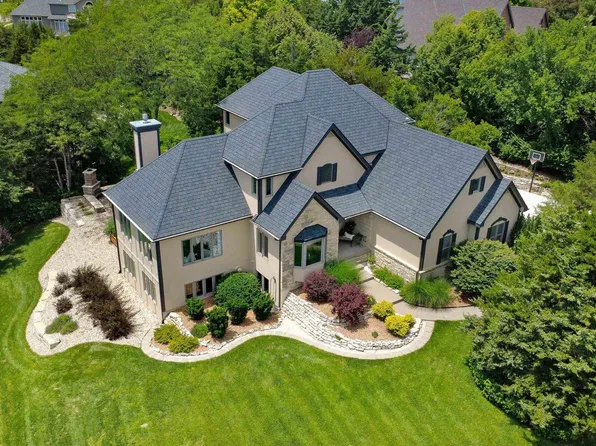 1601 Barrington Dr, Manhattan, KS 66503