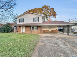 9033 Craigmont Rd SW, Huntsville, AL 35802