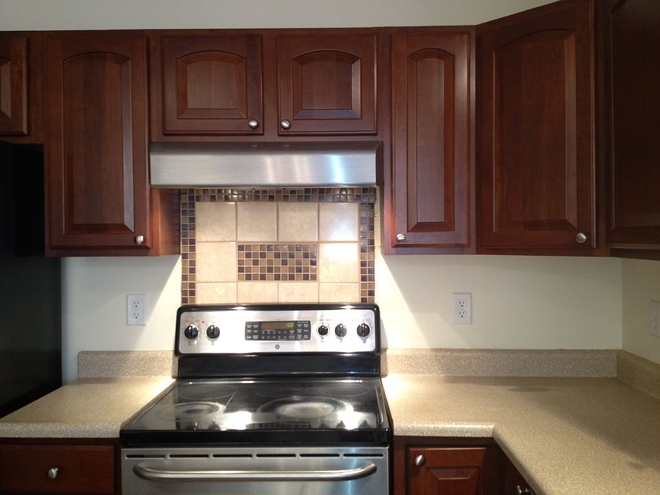 1st image of 3585 Parliament Ct