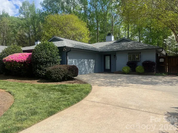9024 Saint Lucia Ln, Charlotte, NC 28277