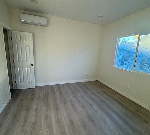 4th image of 4050 E 58th St APT A
