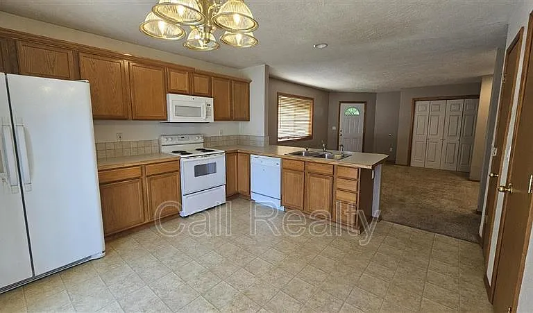 3127 E 18th Ave — Photo 6