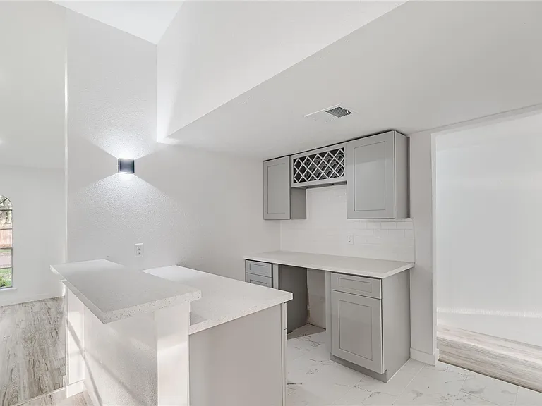 2210 Stillmeadow Dr — Photo 6