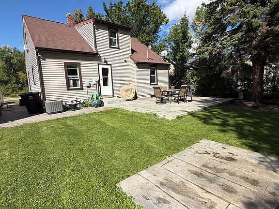 5th image of 115 Riverside Dr