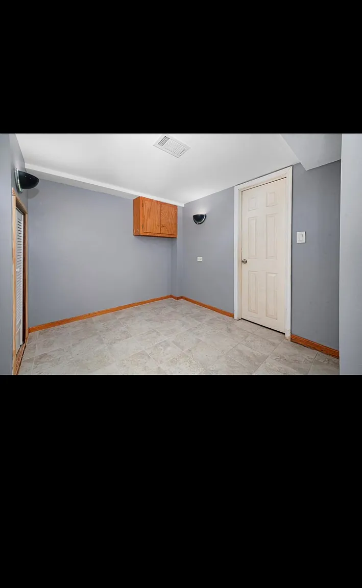 5826 S Keeler Ave #Basement photo 1