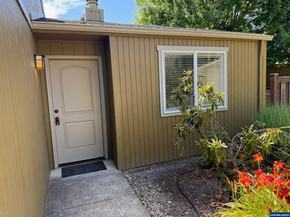 2840 Newton Pl, Philomath, OR 97370