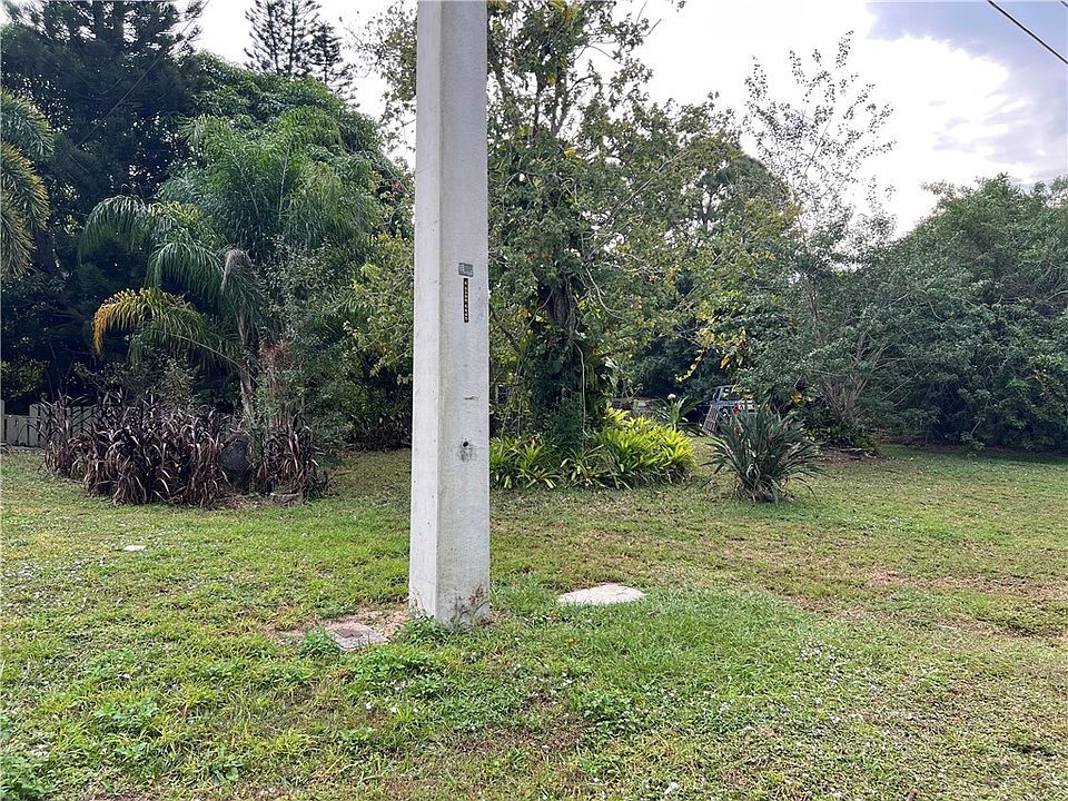 2nd image of 308 Concha Dr