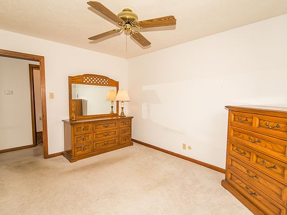 5th image of 8451 Scarsdale Dr