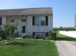 75 Conewago Dr, Hanover, PA 17331