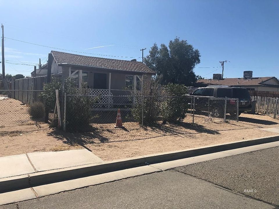 1st image of 329 W Wilson Ave