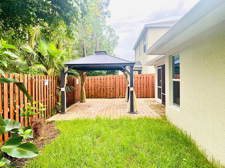 9553 Sea Spray Dr — Photo 13