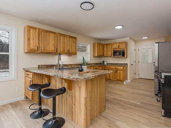 4th image of 302 North Preston Avenue