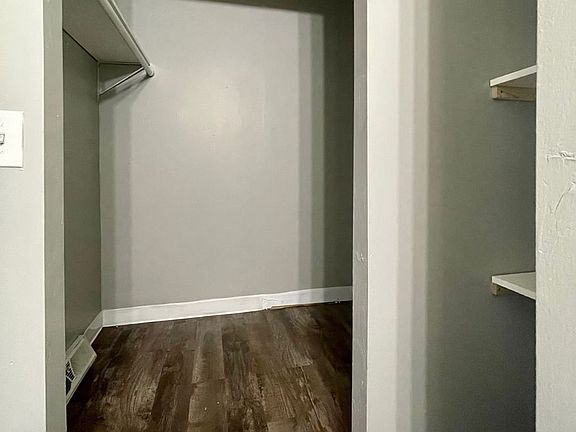 4th image of 1010 33rd Ave N