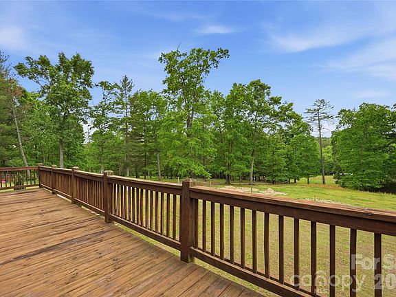 5th image of 2305 Monteith Ln