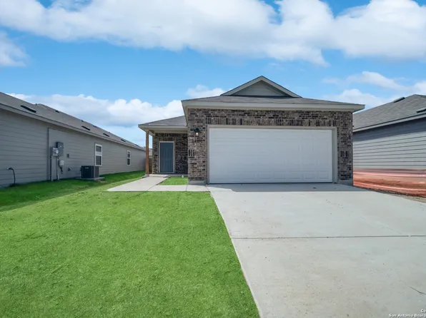 14651 Hackamore, Elmendorf, TX 78112