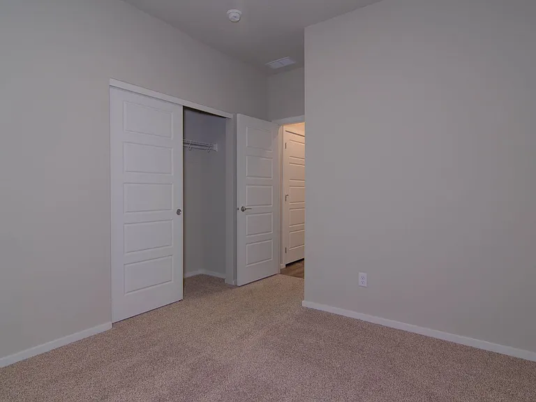 5507 W Georgetown Ln — Photo 9