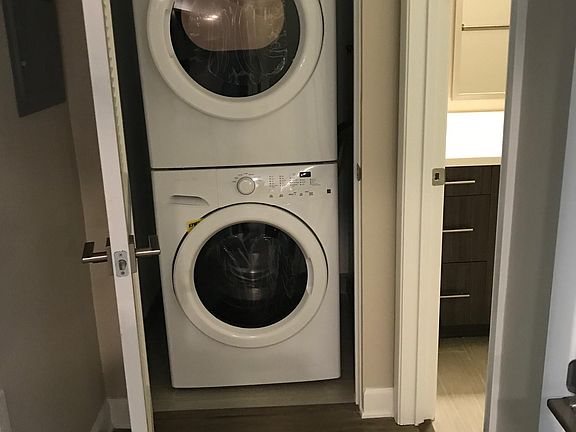 5th image of 10909 Hartsook St APT 204