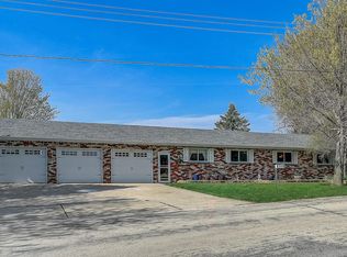 W1814 Circle Dr, Sullivan, WI 53178