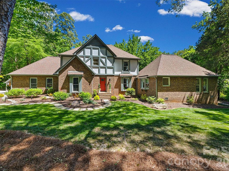 1st image of 517 Raintree Dr
