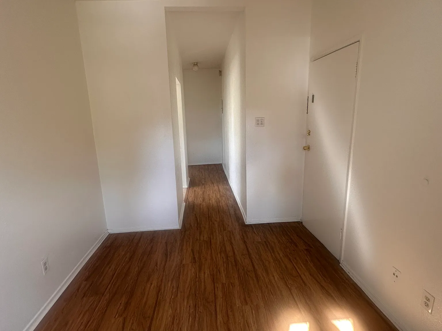 2 bed, 700 sqft, $2,200 — Photo 4