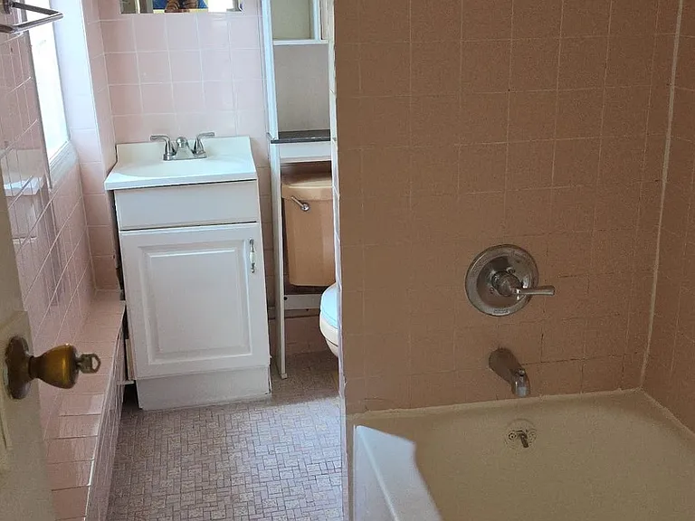 213 Slater St #2 — Photo 13