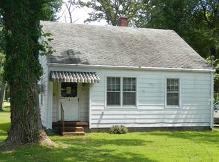 912 George St, Fairfield, IL 62837