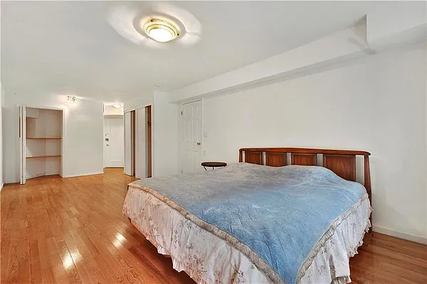 Rented by Eric Goodman Realty Corp | media 3